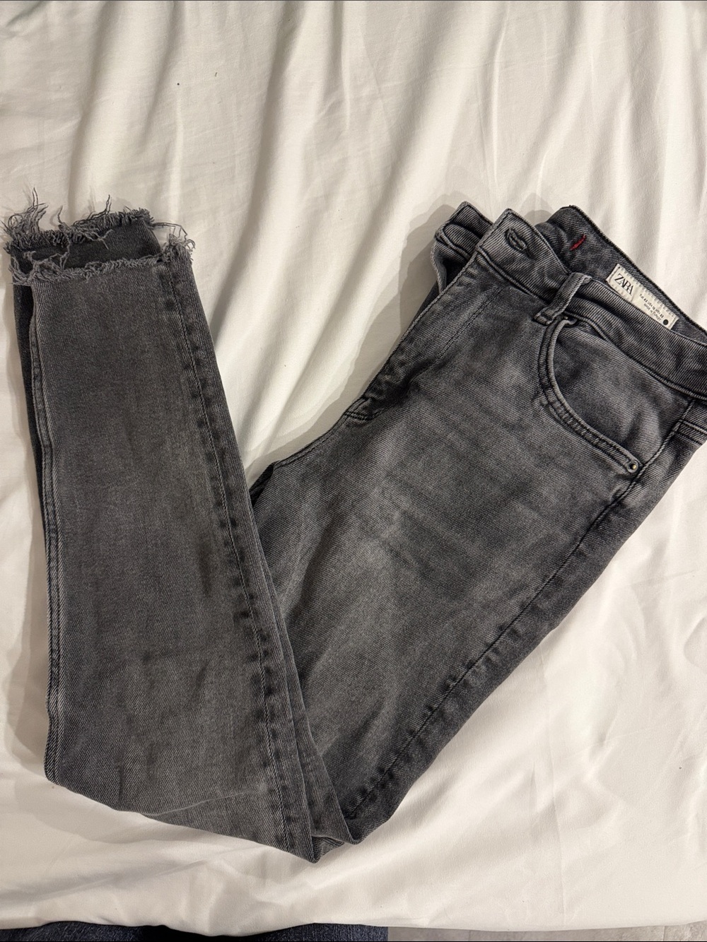 Zara Washed Black Cropped Frayed-Hem Jeans